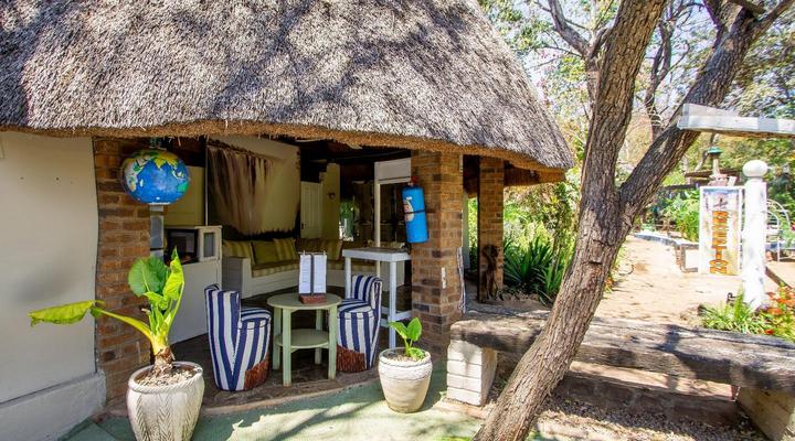 Victoria Falls Backpackers Lodge 
