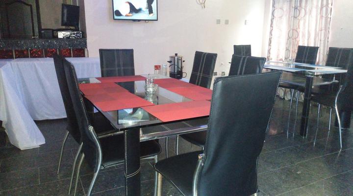 D'Luxx Villa and Suites