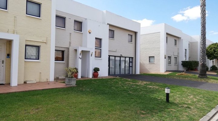 Cayman Beach House No 38