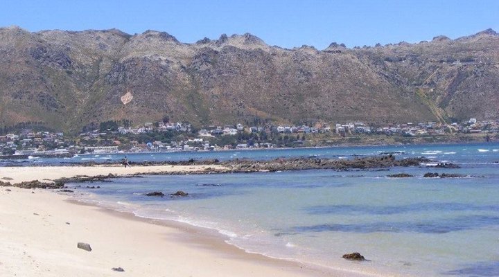 Cayman Beach House No 38