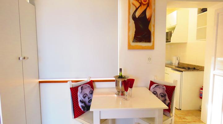 On The Beach-Marilyn Apartment