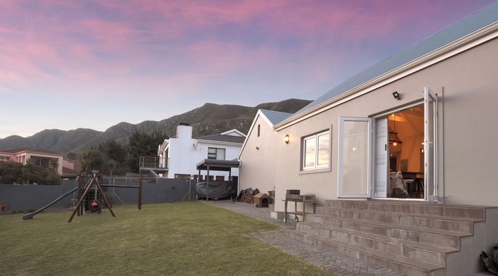 Family Friendly 4 bedroom house in Onrus