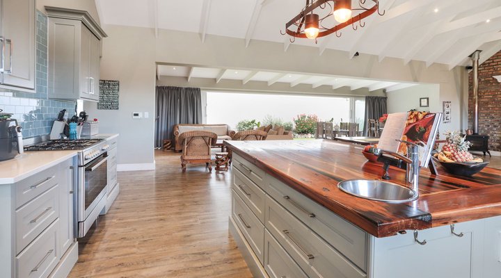 Family Friendly 4 bedroom house in Onrus