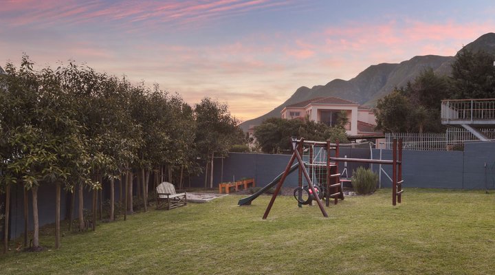 Family Friendly 4 bedroom house in Onrus