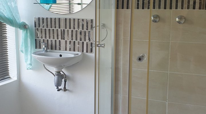 Chrisuella Self-Catering