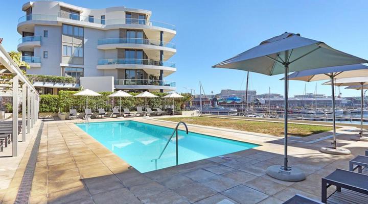 Waterfront Stays 102