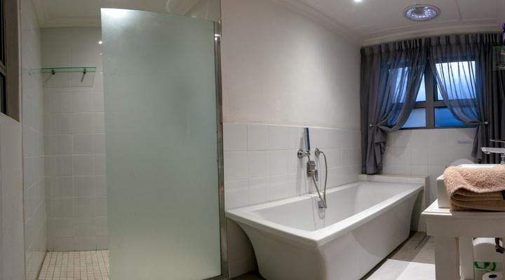 Woodcliffe Country House