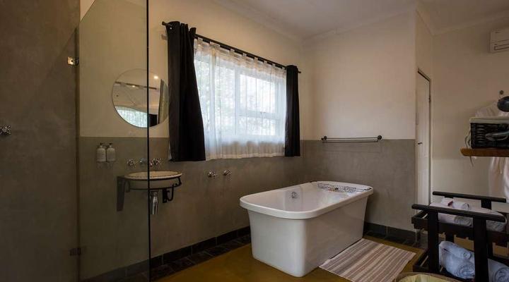 IsiLimela Game Lodge