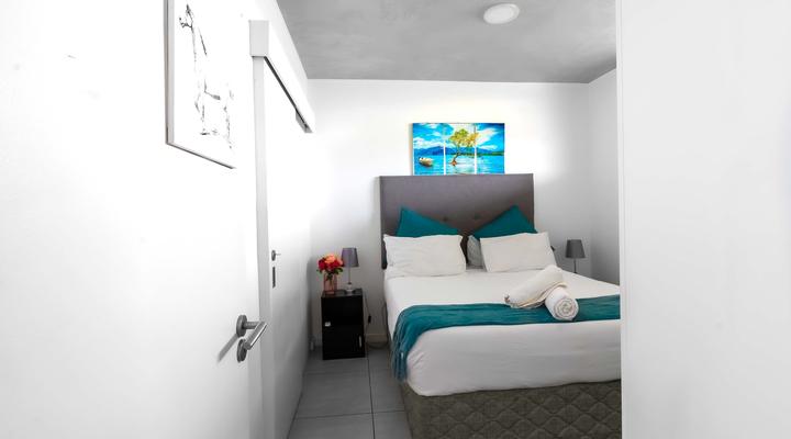 Exclusive Coral Point Apartment with sea view