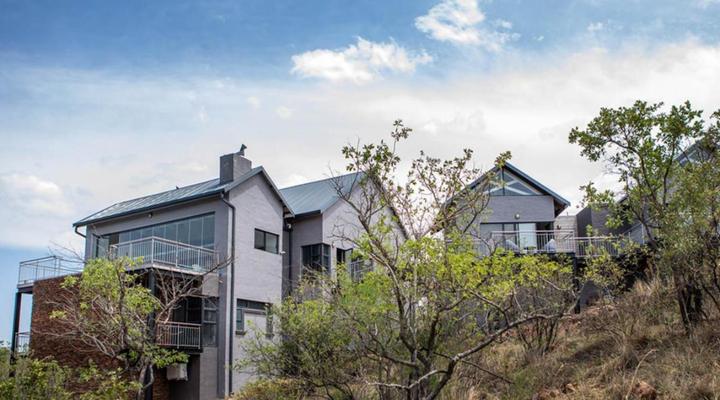 Elements Sunrise Bush Lodge