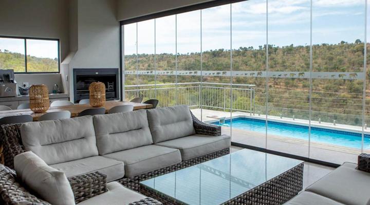 Elements Sunrise Bush Lodge