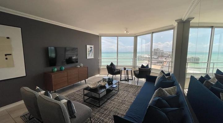 Ashley On Beach (1101)