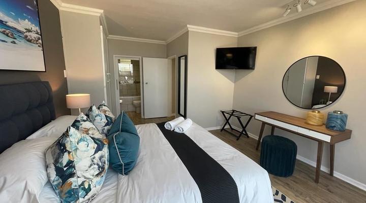 Ashley On Beach (1101)