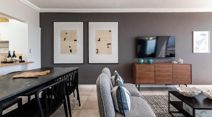 Ashley On Beach (1101)