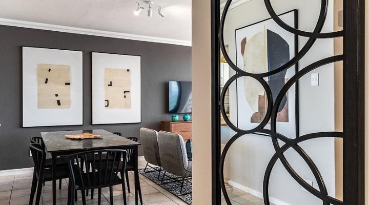 Ashley On Beach (1101)