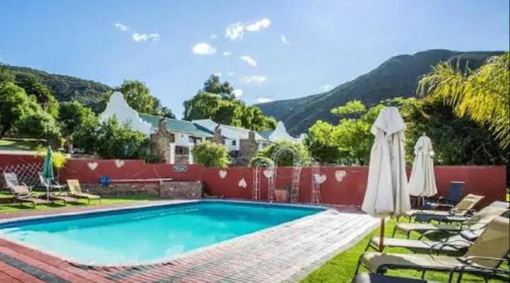 Old Mill Country Lodge, Working Ostrich Farm & Restaurant