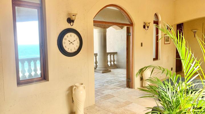 Escape to a Beach Villa in Sheffield Beach, Salt Rock