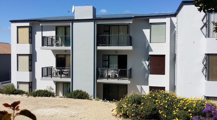 Hilton Court Apartment 12