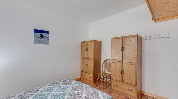 #18 Snowline Lodge Condo