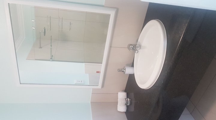 21 Keurboom River Lodge