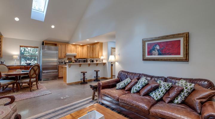 #61 Mt. Baker Rim Cabin