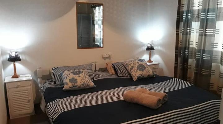 Big Cob Self-Catering Chalets 