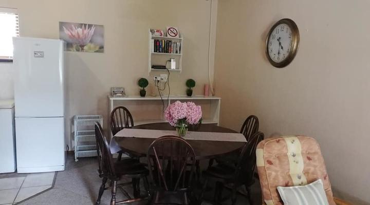 Big Cob Self-Catering Chalets 