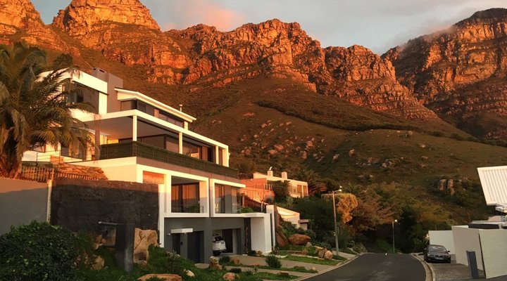 CAMPS BAY BREATH OF LIFE Protea Apartment