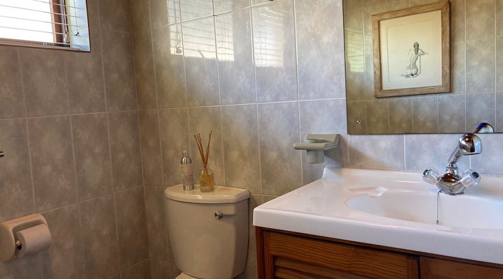 Natures Valley Guest House
