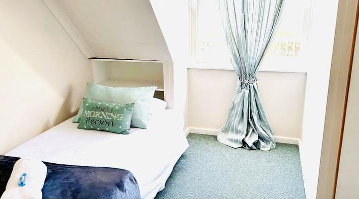 Monte Carlo Self-catering