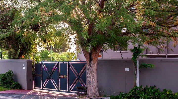 Julina's Guest House