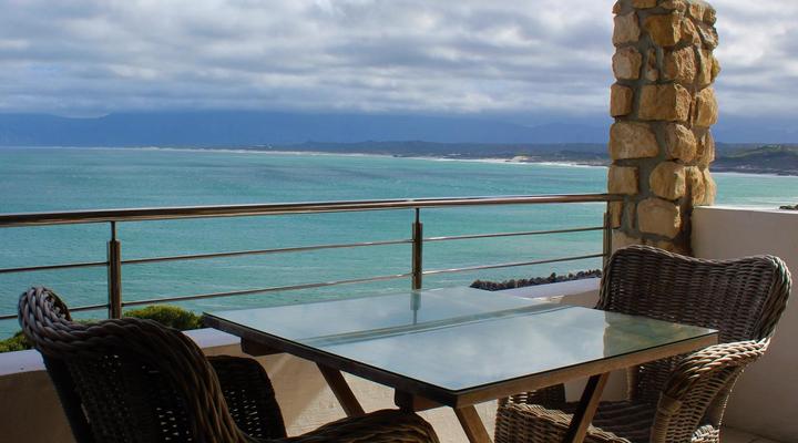 Kleinzee Oceanfront Guest House