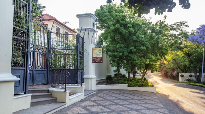 Cricklewood Manor Boutique Hotel