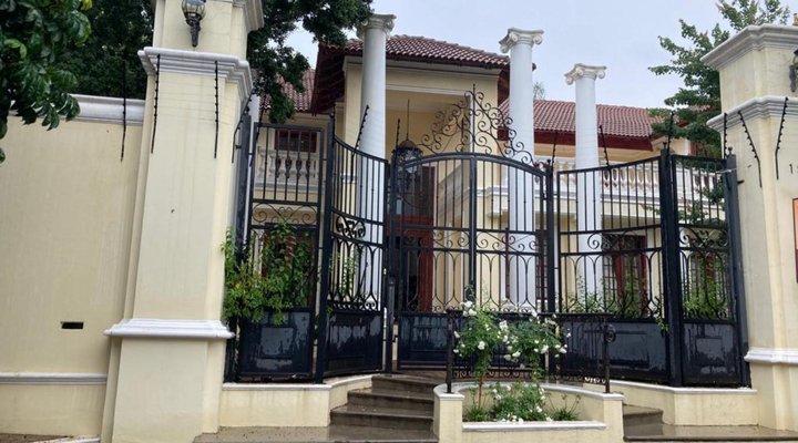 Cricklewood Manor Boutique Hotel