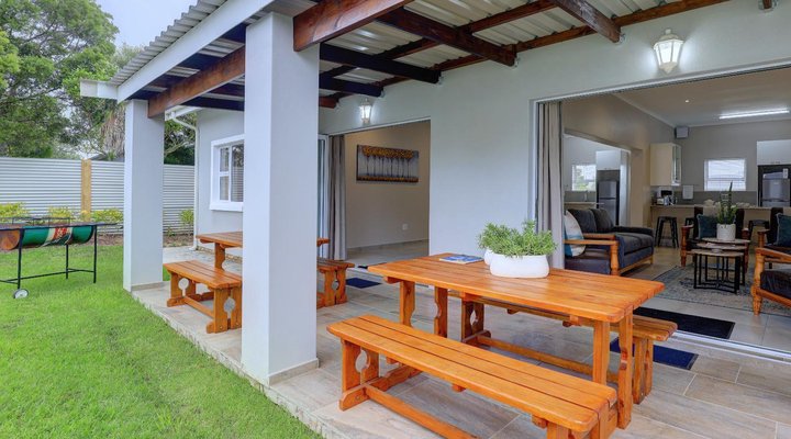 Out of Bounds Self-Catering Lodge 