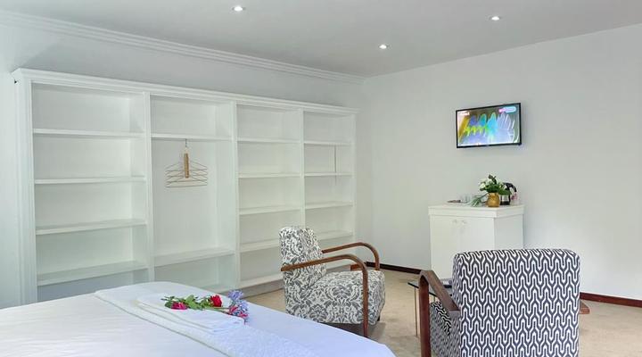 Ikhaya Lesizwe Guest House Bryanston