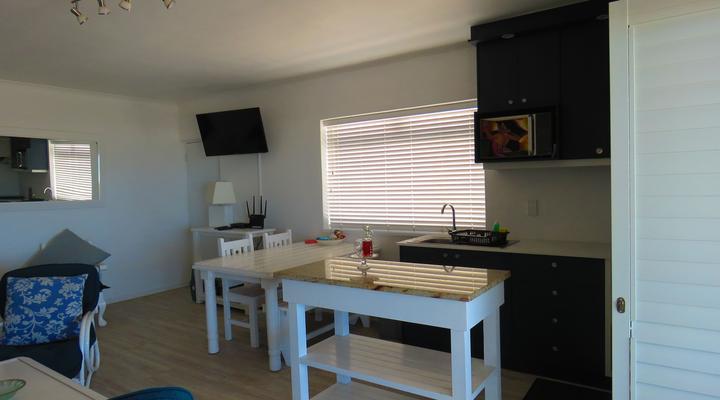 On The Beach-Seabreeze Apartment