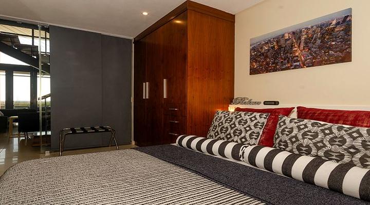 Quayside Waterfront Apartment