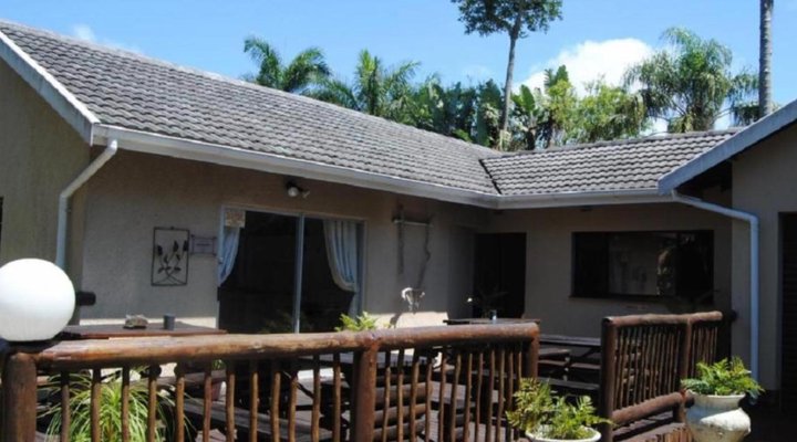 A La Mer Guest House