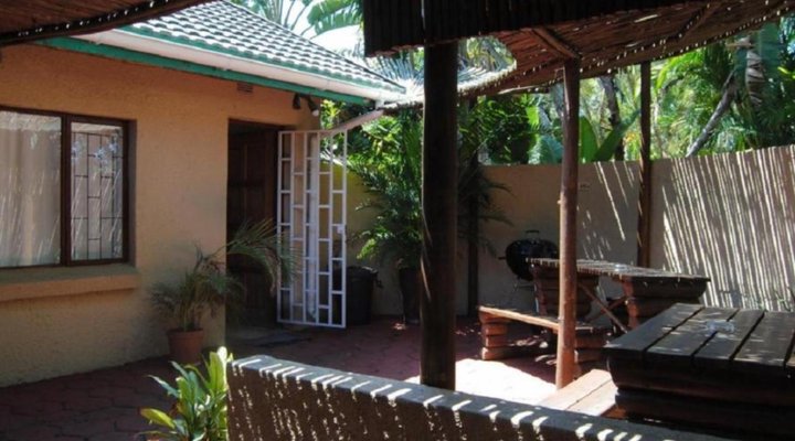 A La Mer Guest House