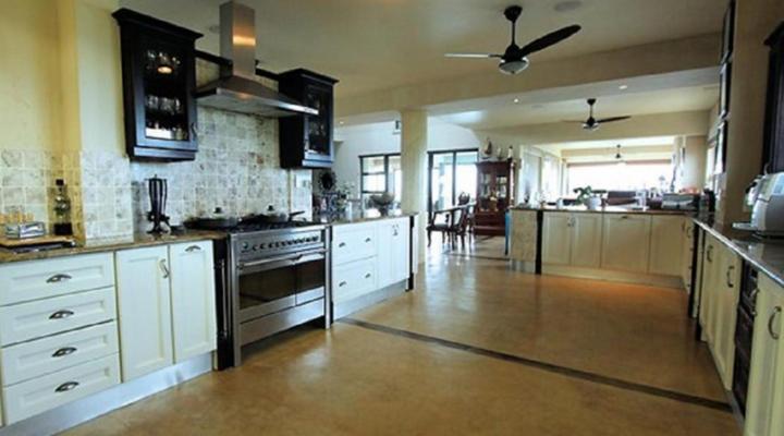 Tinley Manor Hil's B&B