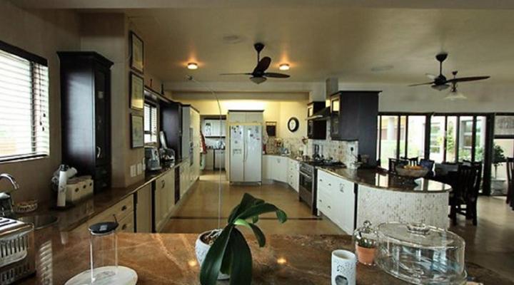 Tinley Manor Hil's B&B