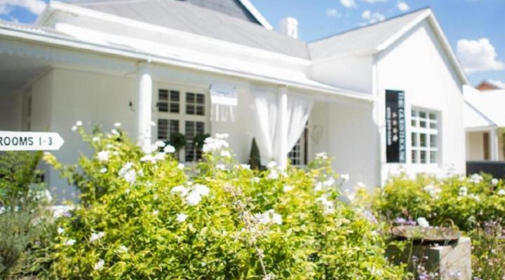 Emantlaneni Guest House