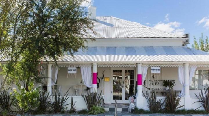 Emantlaneni Guest House