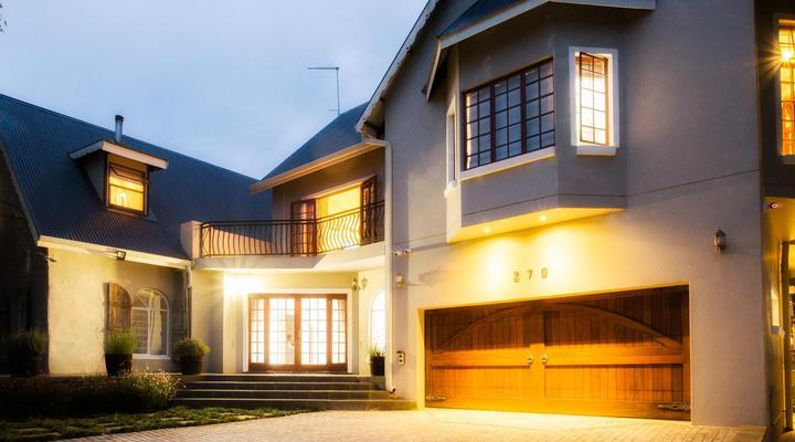 The Browns' Luxury Guest Suites