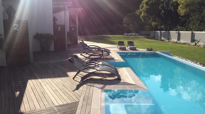 A Riverbed Guesthouse