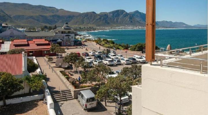 Harbour Square Hotel