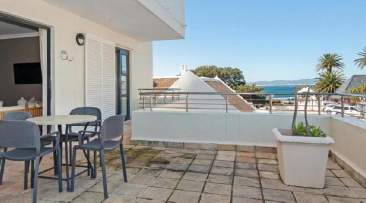 Harbour Square Hotel