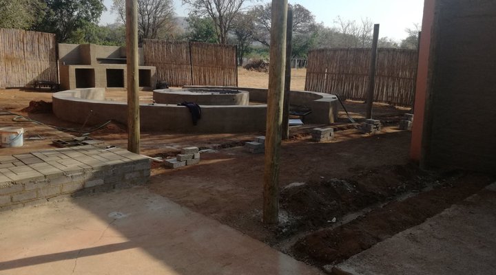 Red Ivory Backpackers