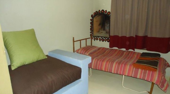 Red Ivory Backpackers